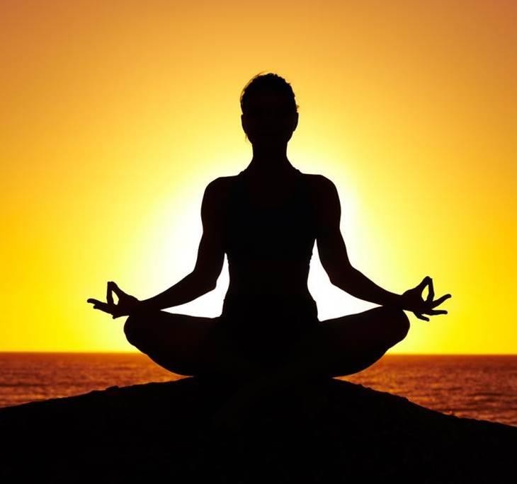 SESIÓN: EN PROMOCIÓN DE YOGA
