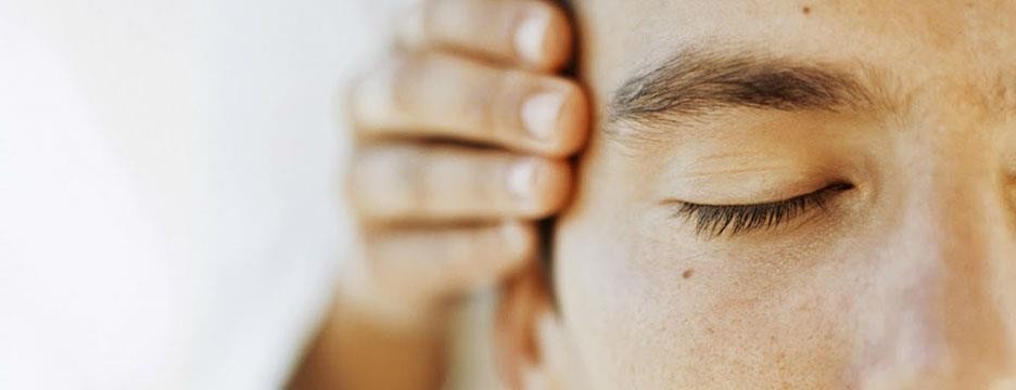 Masaje ayurveda parcial. Shiroabhyanga.